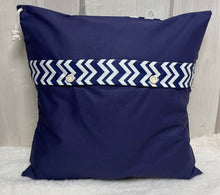 Lade das Bild in den Galerie-Viewer, Maritime Kissenhülle, Kissenbezug, Landhausstil Kissen, Anker blau/weiß