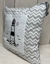 Lade das Bild in den Galerie-Viewer, Maritime Kissenhülle, Kissenbezug, Landhausstil Kissen * Leuchtturm* grau/weiß