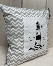 Lade das Bild in den Galerie-Viewer, Maritime Kissenhülle, Kissenbezug, Landhausstil Kissen * Leuchtturm* grau/weiß