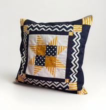 Carregar imagem no visualizador da galeria, Patchwork Kissenhülle, Landhausstil Kissenbezug, blau/weiß/gelb 40x40cm