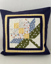 Lade das Bild in den Galerie-Viewer, Patchwork Kissenhülle, Landhausstil Kissenbezug, blau/grün/gelb 40x40cm