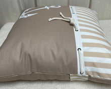 Lade das Bild in den Galerie-Viewer, Maritime Kissenhülle, Kissenbezug, Landhausstil Kissen, Dekokissen * Anker * beige/weiß