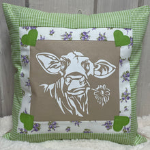Carregar imagem no visualizador da galeria, Patchwork Kissenhülle, Landhausstil Kissenbezug, beige/grün 40x40cm.