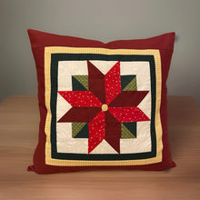 Lade das Bild in den Galerie-Viewer, Patchwork Kissenhülle, Landhausstil Kissenbezug, rot/grün/weiß 40x40cm