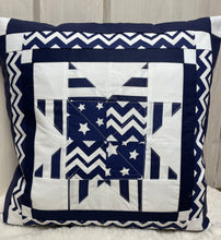 Load image into Gallery viewer, Patchwork cushion cover, country house style cushion cover, blue/white 40x40cm.