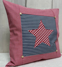 Load image into Gallery viewer, Patchwork Kissenhülle, Landhausstil Kissenbezug, rot/blaugrau 40x40cm