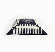 Lade das Bild in den Galerie-Viewer, Maritime Kissenhülle, Patchwork Kissenbezug, Dekokissen * Kompass * blau/weiß
