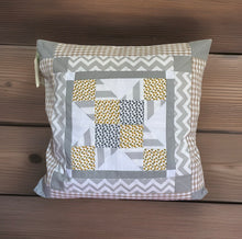 Load image into Gallery viewer, Patchwork Kissenhülle, Landhausstil Kissenbezug, grau/weiß/gelb 40x40cm