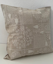 Lade das Bild in den Galerie-Viewer, Weihnachtliche Kissenhülle * Kissenbezug, beige/braun