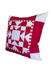 Carregar imagem no visualizador da galeria, Patchwork Kissenhülle, Landhausstil Kissenbezug, rot/weiß 50x50cm