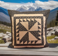 Carregar imagem no visualizador da galeria, Patchwork Kissenhülle, Landhausstil Kissenbezug, grau/beige 50x50cm