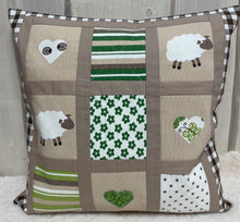 Charger l'image dans la galerie, Patchwork Kissenhülle, Landhausstil Kissenbezug, braun/grün 40x40cm.