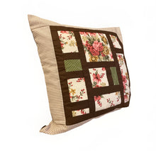 Lade das Bild in den Galerie-Viewer, Patchwork Kissenhülle, Landhausstil Kissenbezug, braun /beige/grün 50x50cm