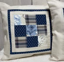 Load image into Gallery viewer, Patchwork Kissenhülle, Landhausstil Kissenbezug, blau / creme 40x40cm.
