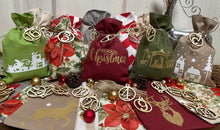 Lade das Bild in den Galerie-Viewer, Adventskalender,Landhausstil Adventskalender zum befüllen , 24 Säckchen zum Advent , Adventskalender Zahlen aus Holz, rot/grün/beige