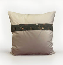 Load image into Gallery viewer, Patchwork Kissenhülle, Landhausstil Kissenbezug, grau/weiß/grün 50x50cm