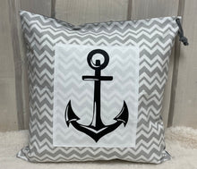 Lade das Bild in den Galerie-Viewer, Maritime Kissenhülle, Kissenbezug, Landhausstil Kissen * Anker * grau/weiß