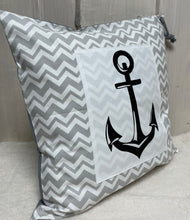 Lade das Bild in den Galerie-Viewer, Maritime Kissenhülle, Kissenbezug, Landhausstil Kissen * Anker * grau/weiß