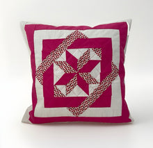 Lade das Bild in den Galerie-Viewer, Patchwork Kissenhülle, Landhausstil Kissenbezug, pink/weiß 40x40cm