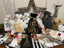 Lade das Bild in den Galerie-Viewer, Adventskalender,Landhausstil Adventskalender zum Befüllen, 24 Säckchen zum Advent , Adventskalender Zahlen aus Holz, schwarz /weiß