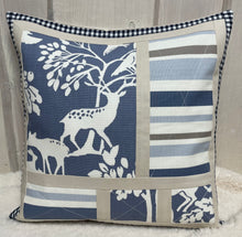 Carregar imagem no visualizador da galeria, Patchwork Kissenhülle, Landhausstil Kissenbezug, blau / creme 40x40cm.