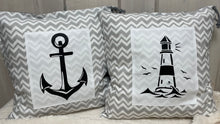 Lade das Bild in den Galerie-Viewer, Maritime Kissenhülle, Kissenbezug, Landhausstil Kissen * Leuchtturm* grau/weiß
