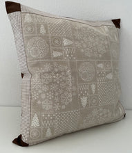Lade das Bild in den Galerie-Viewer, Weihnachtliche Kissenhülle * Kissenbezug, beige/braun
