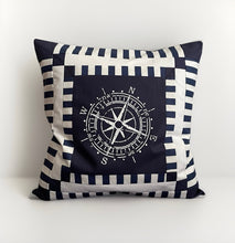 Lade das Bild in den Galerie-Viewer, Maritime Kissenhülle, Patchwork Kissenbezug, Dekokissen * Kompass * blau/weiß