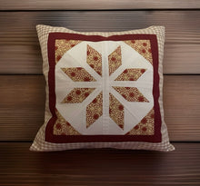 Carregar imagem no visualizador da galeria, Patchwork Kissenhülle, Landhausstil Kissenbezug, beige /rot/ weiß 40x40cm