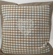 Carregar imagem no visualizador da galeria, Landhausstil Kissenhülle, Kissenbezug, beige/weiß kariertes Dekokissen
