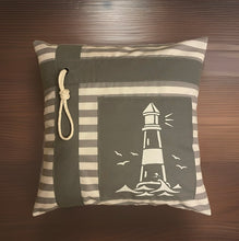 Charger l'image dans la galerie, Maritime Kissenhülle, Kissenbezug in Landhausstil * Leuchtturm * grau/weiß