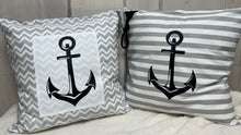 Lade das Bild in den Galerie-Viewer, Maritime Kissenhülle, Kissenbezug, Landhausstil Kissen * Anker * grau/weiß
