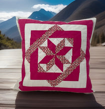 Lade das Bild in den Galerie-Viewer, Patchwork Kissenhülle, Landhausstil Kissenbezug, pink/weiß 40x40cm