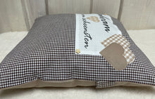 Lade das Bild in den Galerie-Viewer, Landhausstil Kissenhülle, Kissenbezug, Landhaus Kissen, Dekokissen*Dahoam is am scheensten* Braun