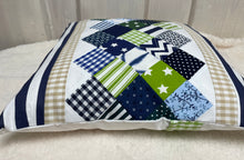 Carregar imagem no visualizador da galeria, Patchwork Kissenhülle, Landhausstil Kissenbezug, blau/weiß/grün 40x40cm.