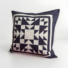 Carregar imagem no visualizador da galeria, Patchwork Kissenhülle, Landhausstil Kissenbezug, blau/weiß 50x50cm