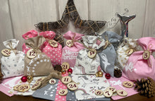 Lade das Bild in den Galerie-Viewer, Adventskalender,Landhausstil Adventskalender zum Befüllen, 24 Säckchen zum Advent , Adventskalender Zahlen aus Holz, rosa /beige/weiß/grau