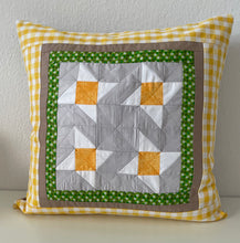 Carregar imagem no visualizador da galeria, Patchwork Kissenhülle, Landhausstil Kissenbezug, grau/gelb/grün/beige 40x40cm