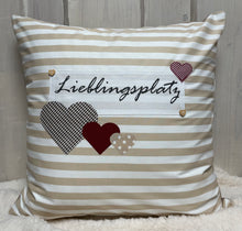 Lade das Bild in den Galerie-Viewer, Landhausstil Kissenhülle, Kissenbezug, Dekokissen Lieblingsplatz, beige/weiß gestreift