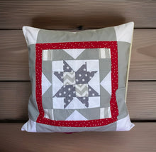 Carregar imagem no visualizador da galeria, Patchwork Kissenhülle, Landhausstil Kissenbezug, rot/grau/weiß 40x40cm