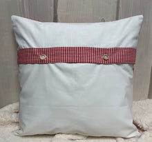 Carregar imagem no visualizador da galeria, Patchwork Kissenhülle, Landhausstil Kissenbezug, rot/grau/weiß 40x40cm.
