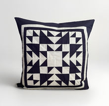 Carregar imagem no visualizador da galeria, Patchwork Kissenhülle, Landhausstil Kissenbezug, blau/weiß 50x50cm