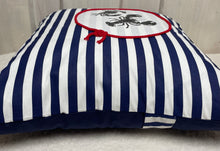 Lade das Bild in den Galerie-Viewer, Maritime Kissenhülle, Kissenbezug, Landhausstil Kissen, Dekokissen * Krebse * blau/weiß gestreift