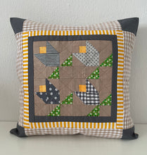Загрузить изображение в средство просмотра галереи, Patchwork Kissenhülle, Landhausstil Kissenbezug, braun/gelb/grün/beige/grau 40x40cm