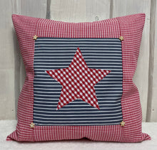 Load image into Gallery viewer, Patchwork Kissenhülle, Landhausstil Kissenbezug, rot/blaugrau 40x40cm