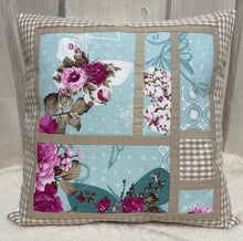 Carregar imagem no visualizador da galeria, Patchwork Kissenhülle, Landhausstil Kissenbezug, blau / beige 40x40cm.