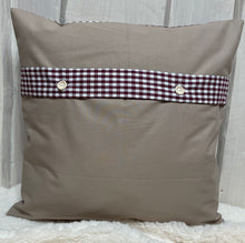 Carregar imagem no visualizador da galeria, Patchwork Kissenhülle, Landhausstil Kissenbezug, beige/mint 40x40cm.