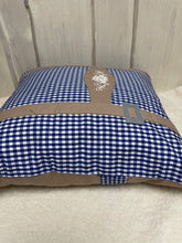 Lade das Bild in den Galerie-Viewer, Landhausstil Kissenhülle, Kissenbezug, Bauernstube Dekokissen * Hosenträger * blau/beige