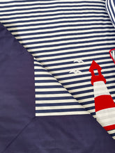 Загрузить изображение в средство просмотра галереи, Maritime Patchwork Decke, Tagesdecke, Kinderdecke, Bettüberwurf, blau/weiß 130cm x 200cm