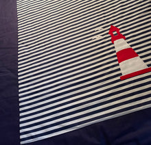 Загрузить изображение в средство просмотра галереи, Maritime Patchwork Decke, Tagesdecke, Kinderdecke, Bettüberwurf, blau/weiß 130cm x 200cm